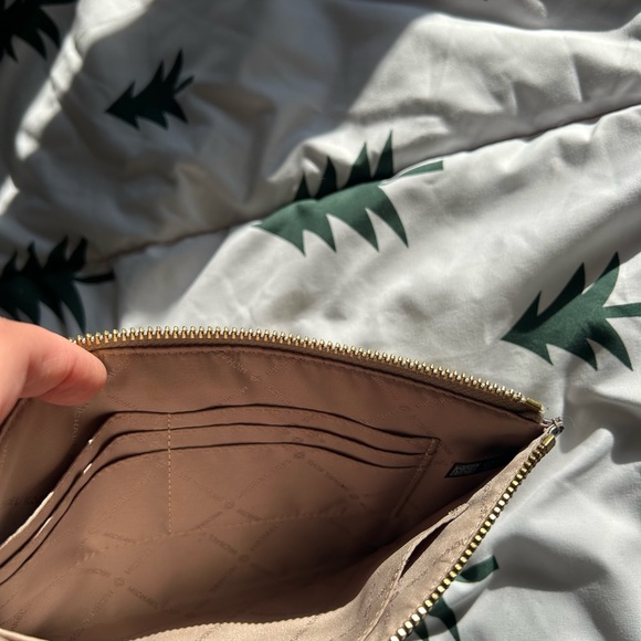 Michael Kors large clutch pebble leather sage - Picture 5 of 5